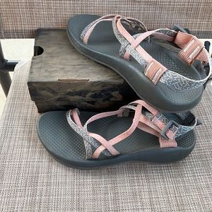 Girls sandals